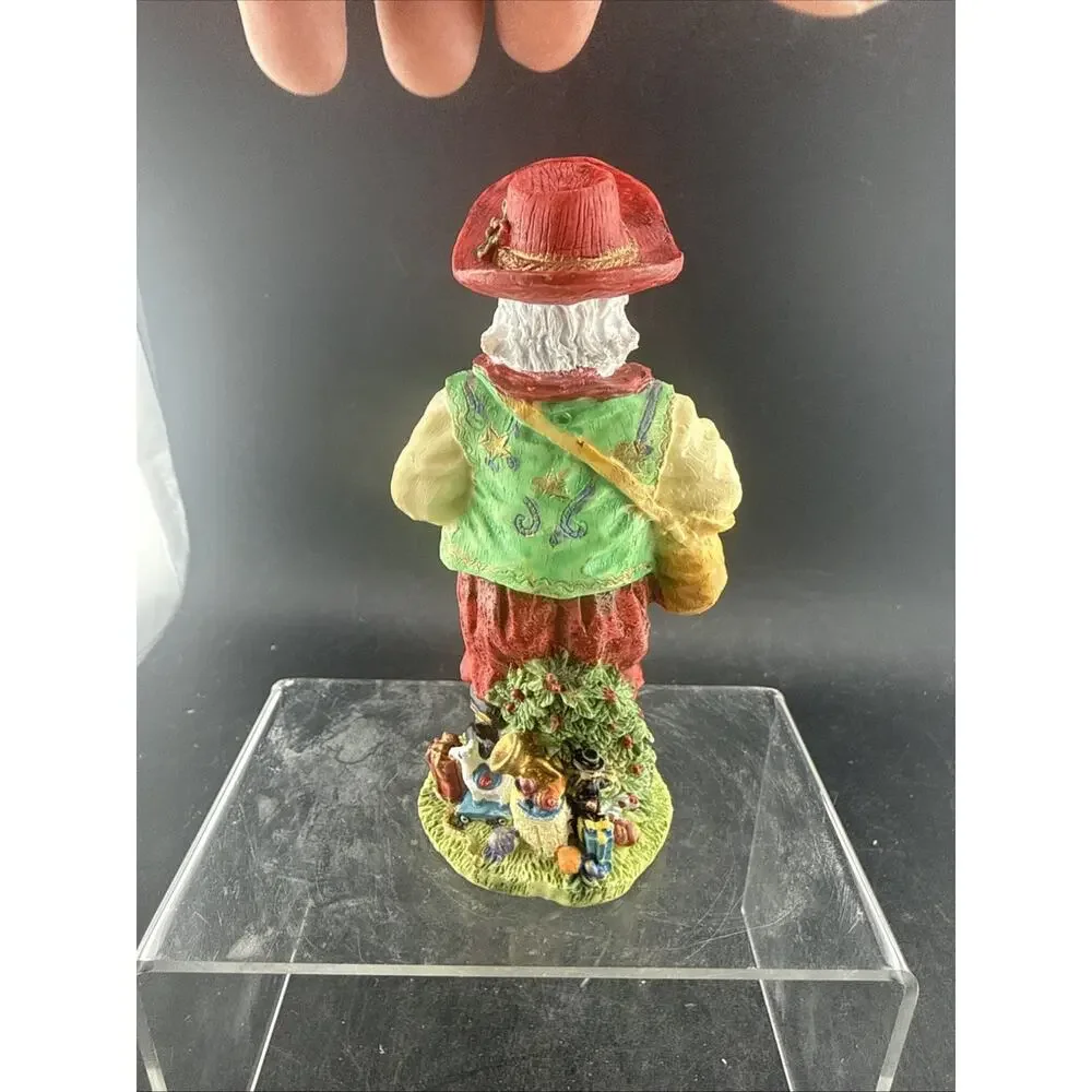 International Santa Claus Collection Padre Nicholas Figurine Brazil SC22